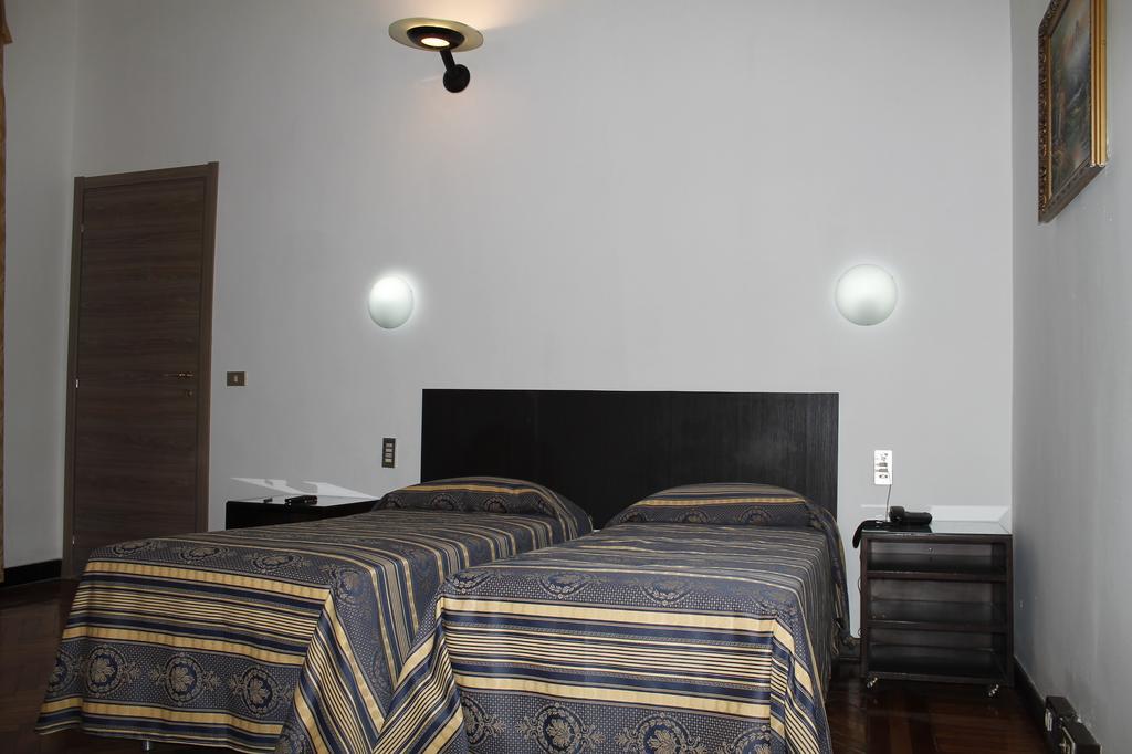 Hotel Luisa Milão Quarto foto