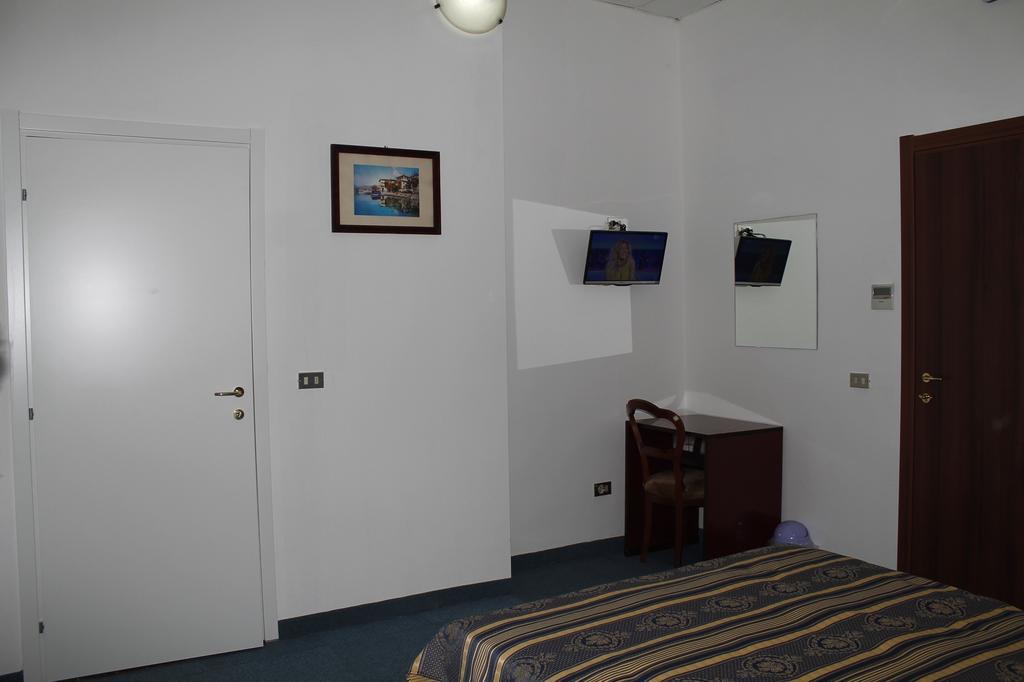 Hotel Luisa Milão Quarto foto